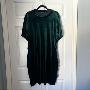 Pretty Little Thing Bodycon Dress Velvet Emerald Green Cut Out Side Short Sleeve